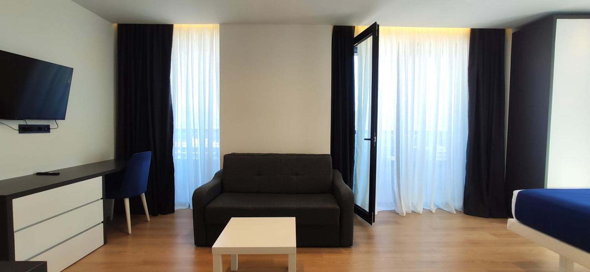 Apartment Sea